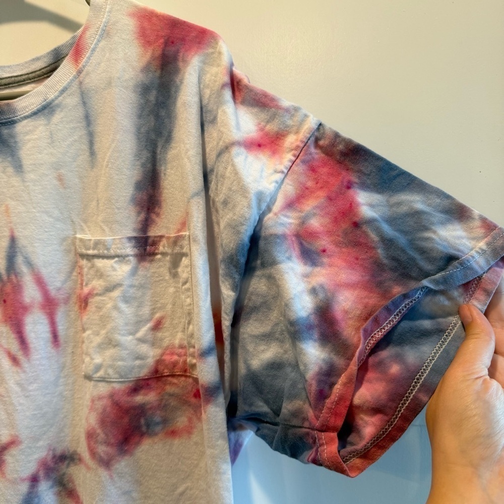 Fruit of the Loom Tie-Dye Tee - Red and Blue - Picture 2 of 5